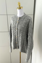 Cardigan Goldknopf Zopf Midi Grau