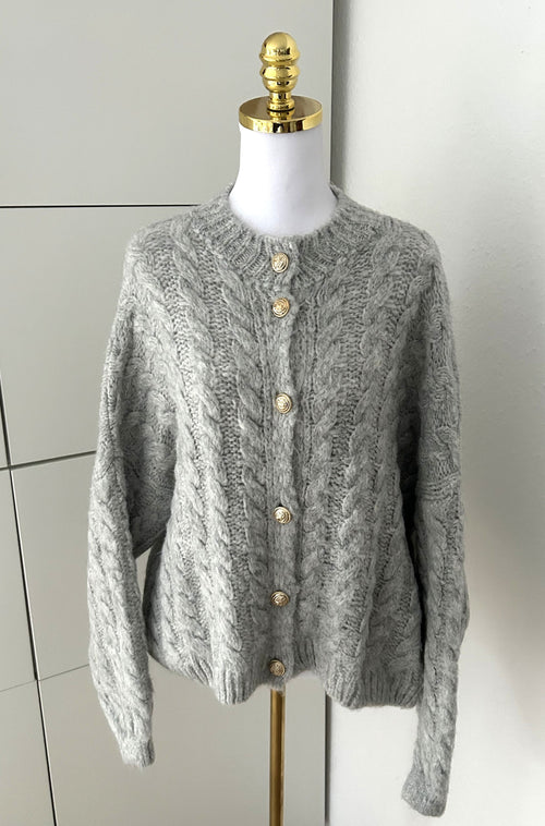 Cardigan Goldknopf Zopf Midi Grau